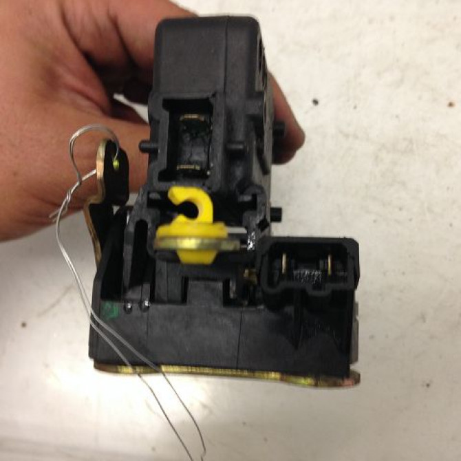 Serrure porte arg occasion RENAULT SAFRANE Phase 1 04-1992->09-1996 2.1 DT 7701036104 3