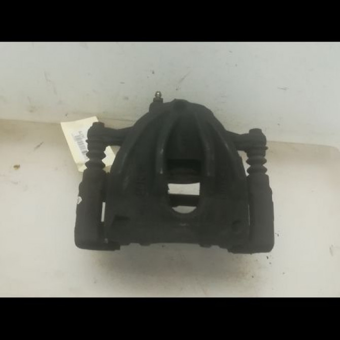 Etrier de frein avant droit occasion TOYOTA COROLLA VERSO II phase 2 06-2007->05-2009 2.2D 136ch 4773005060 1