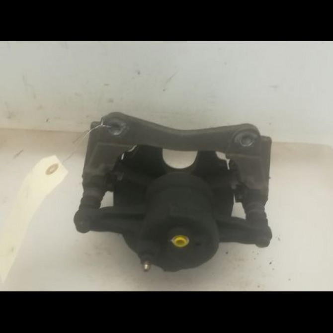 Etrier de frein avant droit occasion TOYOTA COROLLA VERSO II phase 2 06-2007->05-2009 2.2D 136ch 4773005060 2