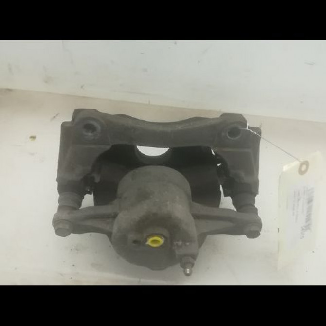 Etrier de frein avant gauche occasion TOYOTA COROLLA VERSO II phase 2 06-2007->05-2009 2.2D 136ch 4775005060 2