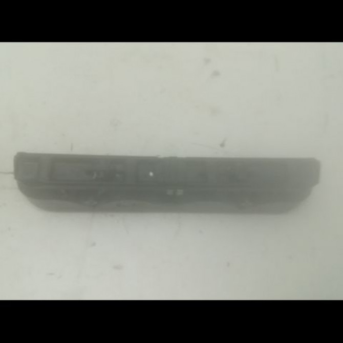 Feux stop supplementaire occasion RENAULT LAGUNA I Phase 1 01-1994->04-1998 1.8 7700847097 2