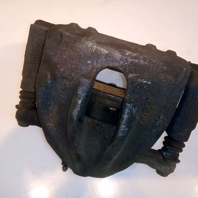 Etrier de frein avant gauche occasion TOYOTA AVENSIS II phase 1 05-2003->08-2006 115 D-4D 4775005060 3