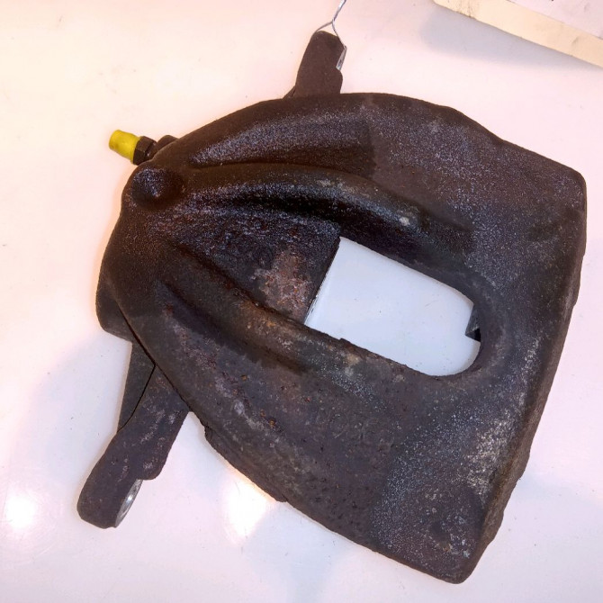 Etrier de frein avant gauche occasion TOYOTA COROLLA VERSO II Phase 1 05-2004->06-2007 136 D-4D 4775005060 1