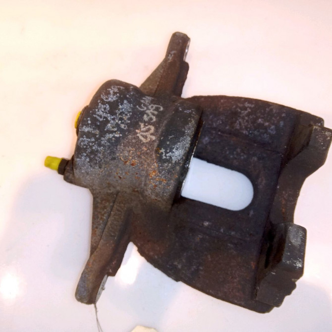 Etrier de frein avant gauche occasion TOYOTA COROLLA VERSO II Phase 1 05-2004->06-2007 136 D-4D 4775005060 2