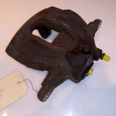 Etrier de frein avant droit occasion TOYOTA COROLLA VERSO II Phase 1 05-2004->06-2007 136 D-4D 4773005060