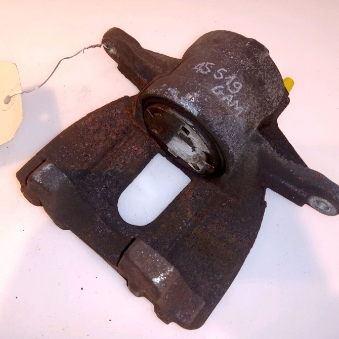 Etrier de frein avant droit occasion TOYOTA COROLLA VERSO II Phase 1 05-2004->06-2007 136 D-4D 4773005060 2