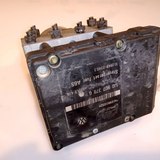 Unité hydraulique ABS occasion VOLKSWAGEN GOLF IV GOLF IV Phase 1 1998-01-01->2005-06-30 1.6i 8v 100ch 1J0698117D 1