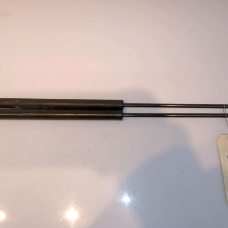 Verin droit hayon occasion PEUGEOT 206 + Phase 1 03-2009->05-2013 1.1i 60ch 8731E6