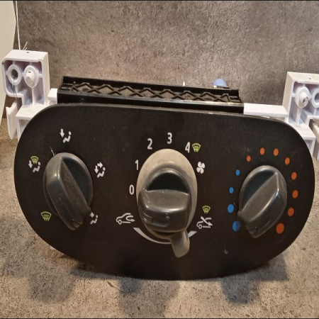 Commande de chauffage occasion DACIA SANDERO I Phase 1 06-2008->10-2012 1.4 MPI 75ch 6001551698