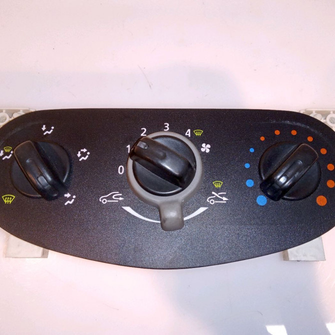 Commande de chauffage occasion DACIA SANDERO I Phase 1 06-2008->10-2012 1.5 DCI 75ch 6001551698 1