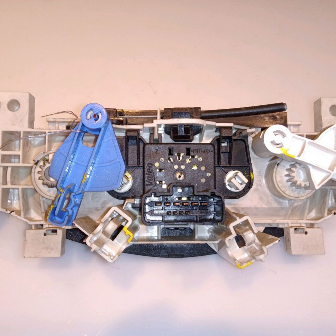 Commande de chauffage occasion DACIA SANDERO I Phase 1 06-2008->10-2012 1.5 DCI 75ch 6001551698 2