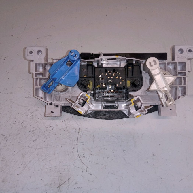 Commande de chauffage occasion DACIA LOGAN I Phase 2 07-2008->12-2012 1.5 DCI 70ch 6001551698 2