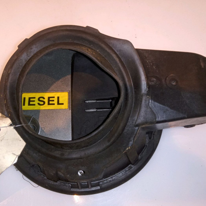 Volet de trappe carburant occasion PEUGEOT 207 CC Phase 1 03-2007->... 1.6 HDI 112ch 1517E6 2