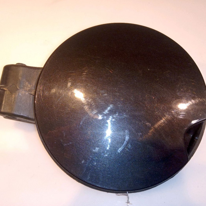 Volet de trappe carburant occasion PEUGEOT 207 CC Phase 1 03-2007->... 1.6 HDI 112ch 1517E6 1