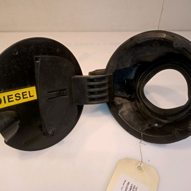 Volet de trappe carburant occasion PEUGEOT 207 CC Phase 1 03-2007->... 1.6 HDI 112ch 1517E6 3