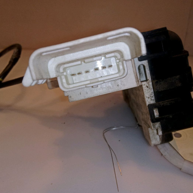 Serrure porte ard occasion PEUGEOT 407 phase 1 SW 07-2004->07-2008 2.0 HDI 136ch 9138V0 3