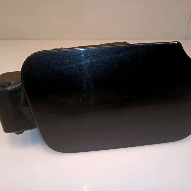 Volet de trappe carburant occasion PEUGEOT 407 phase 1 SW 07-2004->07-2008 2.0 HDI 136ch 1517A7 1