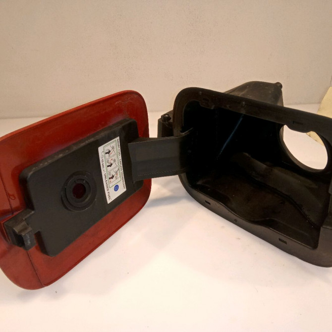 Volet de trappe carburant occasion FIAT PANDA III Phase 1 01-2012->... 1.2i 69ch 51845959 3
