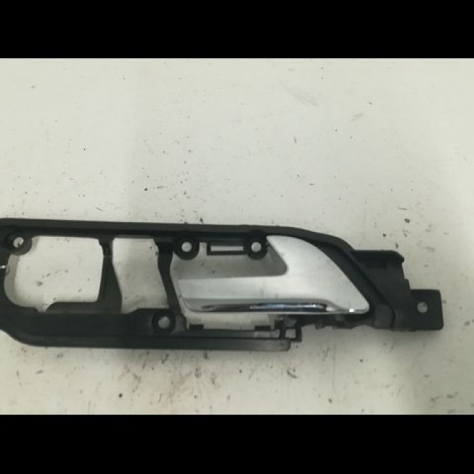 Poignee int porte avd occasion VOLKSWAGEN POLO IV Phase 2 05-2005->09-2009 1.4 TDI 80ch 6Q0837174K 1