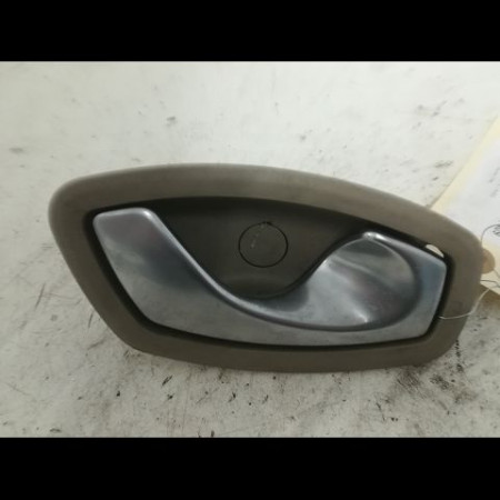 Poignee int porte avd occasion RENAULT SCENIC III Phase 1 04-2009->11-2011 1.9 DCI 130ch 806710007R