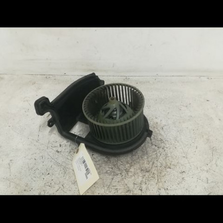 Ventilateur de chauffage occasion RENAULT CLIO II Phase 2 06-2001->07-2006 1.4i 16v 7701050899