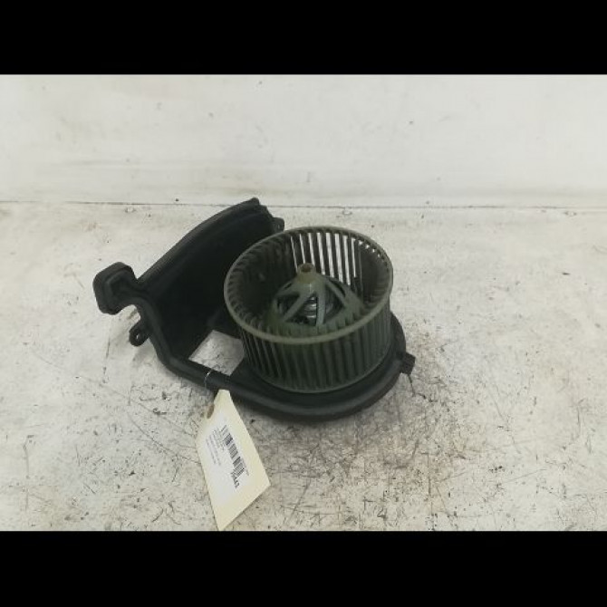 Ventilateur de chauffage occasion RENAULT CLIO II Phase 2 06-2001->07-2006 1.4i 16v 7701050899 1