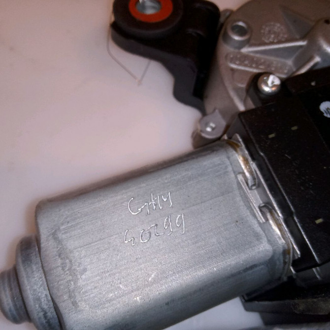 Moteur essuie-glace arrière occasion OPEL ASTRA IV Phase 1 01-2010->06-2012 13395013 4