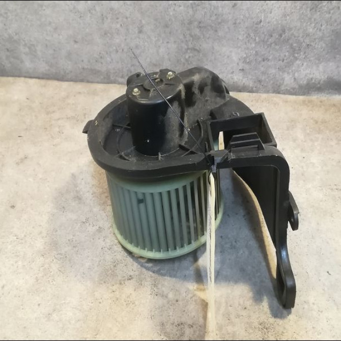 Ventilateur de chauffage occasion RENAULT CLIO II Phase 2 06-2001->07-2006 1.2 16v 7701050899 1