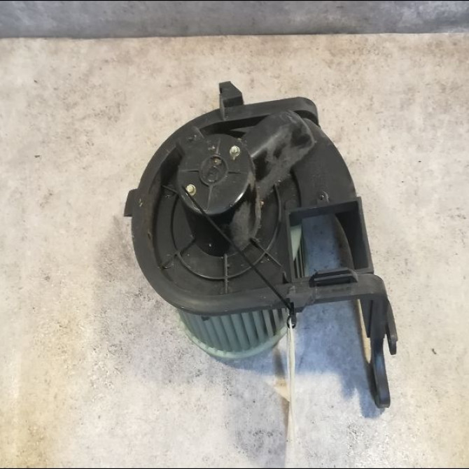 Ventilateur de chauffage occasion RENAULT CLIO II Phase 2 06-2001->07-2006 1.2 16v 7701050899 2