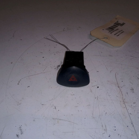 Bouton de warning occasion RENAULT CLIO II Phase 2 06-2001->07-2006 1.5 DCI 80ch 8200442723