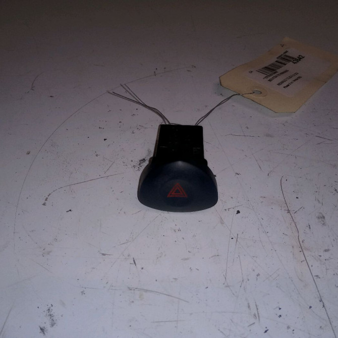 Bouton de warning occasion RENAULT CLIO II Phase 2 06-2001->07-2006 1.5 DCI 80ch 8200442723 1