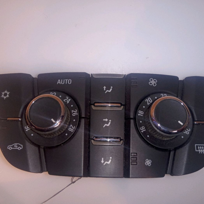 Commande de chauffage occasion OPEL ASTRA IV 13435148 1