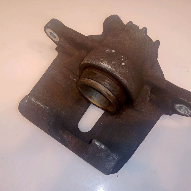 Etrier de frein avant gauche occasion PEUGEOT 206 Phase 2 02-2003->02-2009 1.4i 75ch 4400N8 3