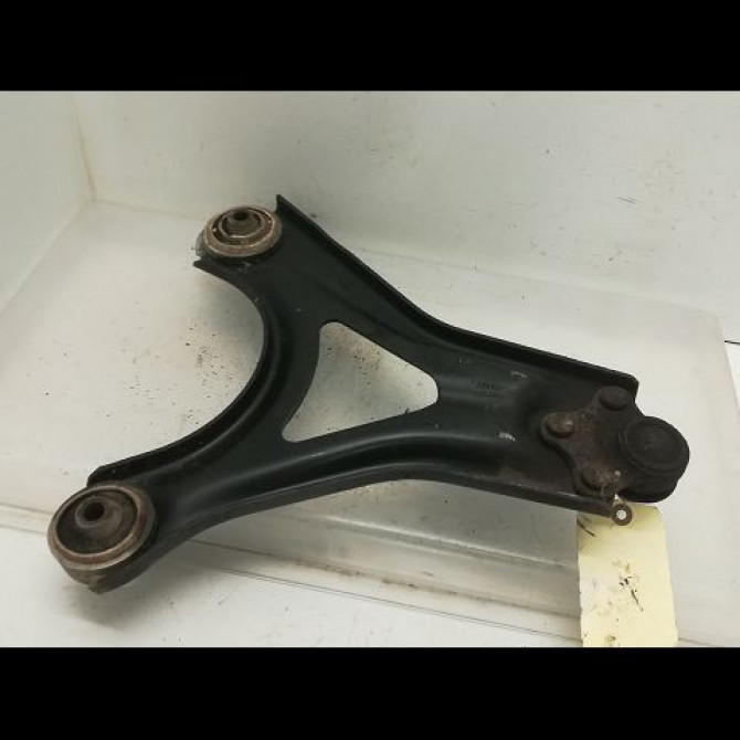 Triangle inf avd occasion FORD MONDEO I Phase 1 01-1993->09-1996 1.8i 2