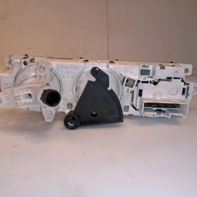 Commande de chauffage occasion FORD CMAX I Phase 2 03-2007->09-2010 1.8 TDCI 8v 115ch 1719798 2