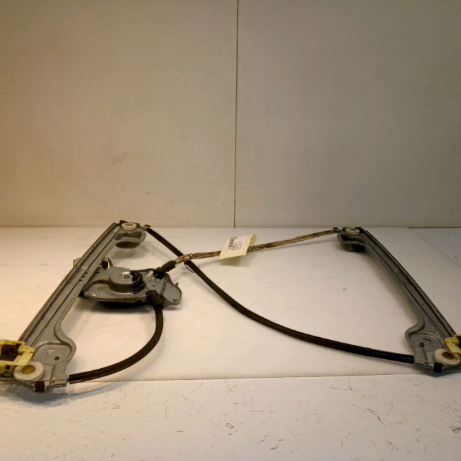 Mecanisme+moteur leve-glace avg occasion PEUGEOT 1007 Phase 1 04-2005->12-2010 1.4 HDI 9221R0 1