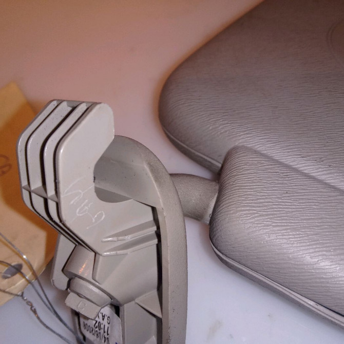 Pare-soleil gauche occasion RENAULT KANGOO II Phase 1 01-2008->03-2013 1.5 DCI 105ch 8200924099 3