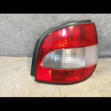 Feu arrière droit occasion RENAULT SCENIC I Phase 2 08-1999->06-2003 1.9 DCI 100ch 7700428055