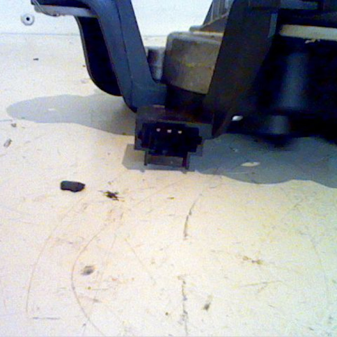 Moteur essuie-glace arrière occasion RENAULT LAGUNA III Phase 2 11-2010->03-2013 1.5 DCI 8v 110ch 287100006R 2