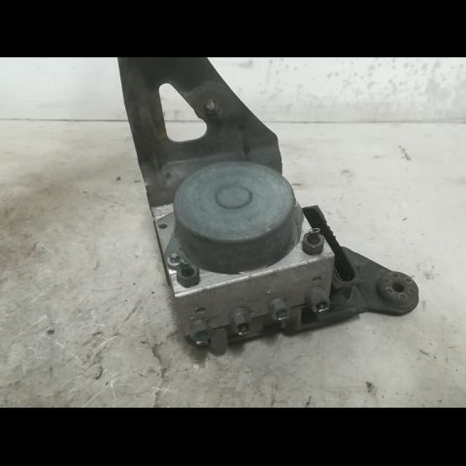 Unité hydraulique ABS occasion RENAULT MEGANE II Phase 2 01-2006->06-2009 1.5 DCI 85ch 7701067590 1