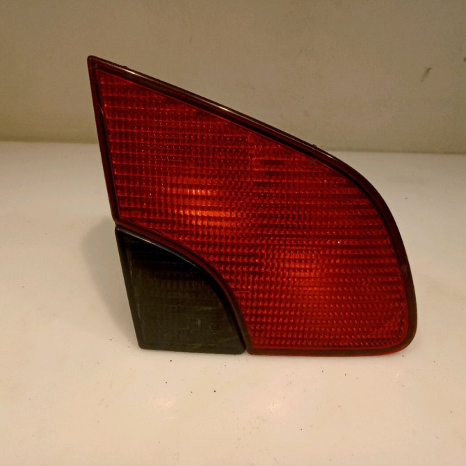 Feu arrière interieur gauche occasion PEUGEOT 406 Phase 1 04-1995->04-1999 2.1 TD 110ch 6350H6 1