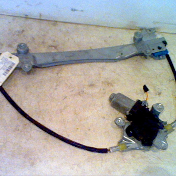 Mecanisme+moteur leve-glace avg occasion RENAULT TWINGO II Phase 1 06-2007->11-2011 1.2i 60ch 8200384743 1