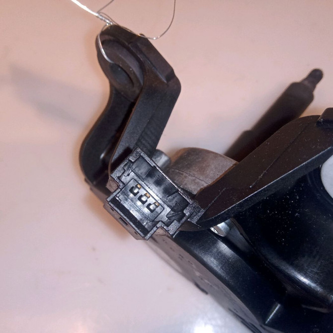 Moteur essuie-glace arrière occasion RENAULT LAGUNA III Phase 1 10-2007->10-2010 2.0 DCI 130ch 287100006R 3