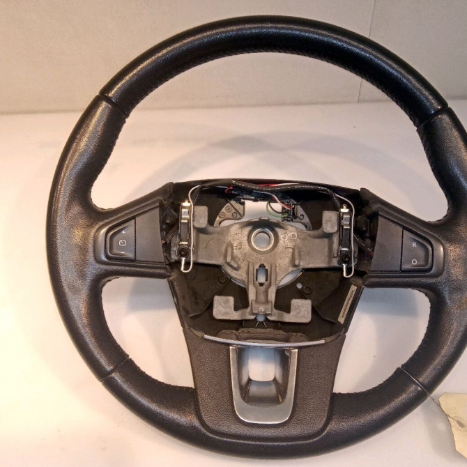 Volant de direction occasion RENAULT LAGUNA III Phase 1 10-2007->10-2010 2.0 DCI 130ch 484300001R 1