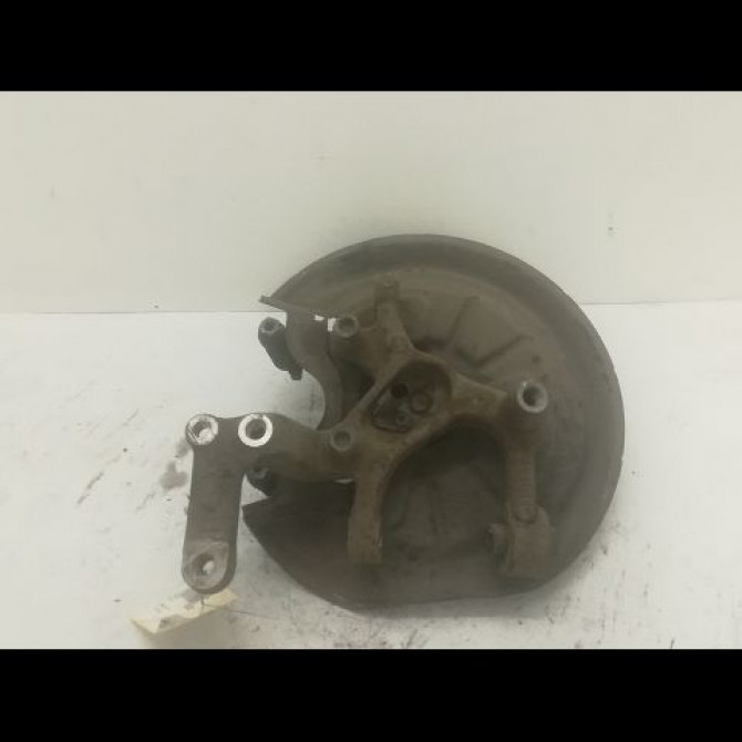 Moyeu ard occasion VOLKSWAGEN GOLF V Phase 1 11-2003->10-2008 1.9 TDI 90ch 8V0598611A 2