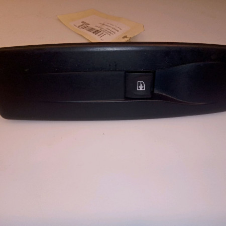Commande lève-glace porte avant droite occasion RENAULT LAGUNA III Phase 1 10-2007->10-2010 2.0 DCI 130ch