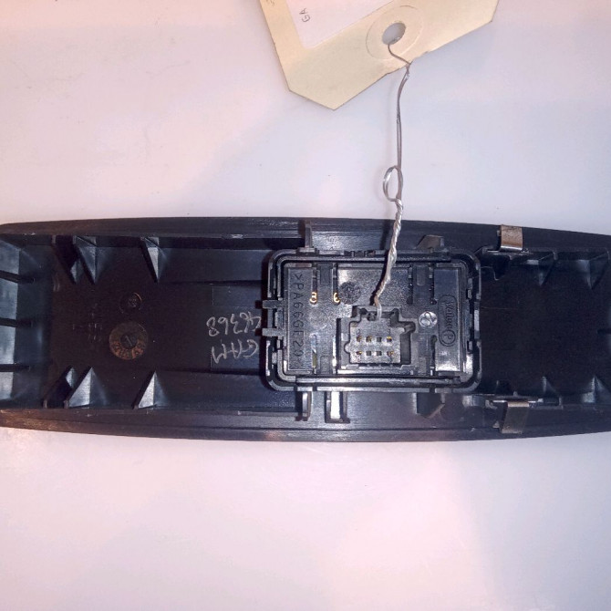 Commande lève-glace porte avant droite occasion RENAULT LAGUNA III Phase 1 10-2007->10-2010 2.0 DCI 130ch 2