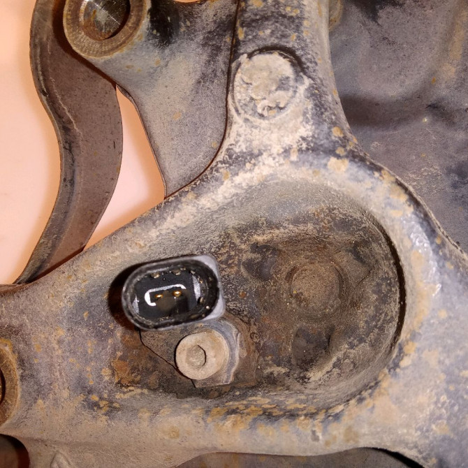 Moyeu ard occasion VOLKSWAGEN GOLF V Phase 1 11-2003->10-2008 1.9 TDI 105ch 5WF501611A 3