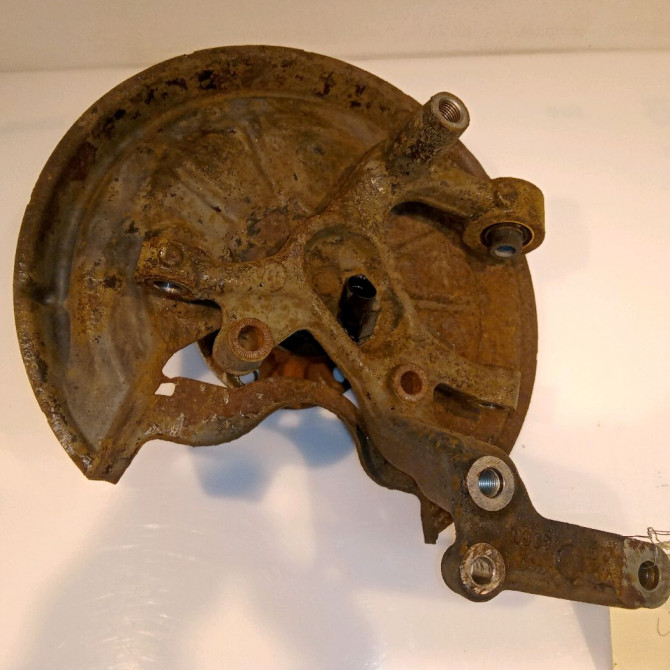 Moyeu ard occasion VOLKSWAGEN GOLF V Phase 1 11-2003->10-2008 2.0 TDI 140ch 2