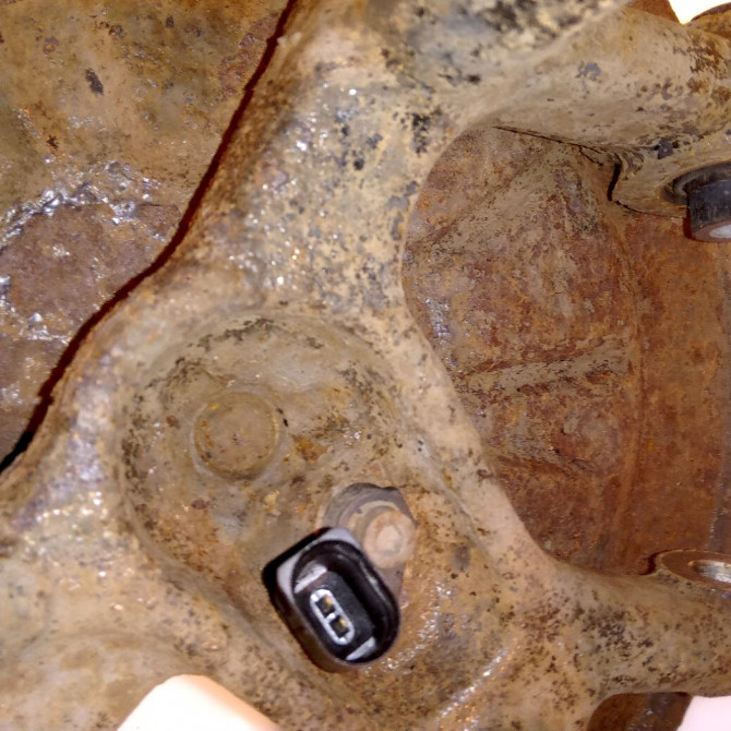 Moyeu ard occasion VOLKSWAGEN GOLF V Phase 1 11-2003->10-2008 2.0 TDI 140ch 3